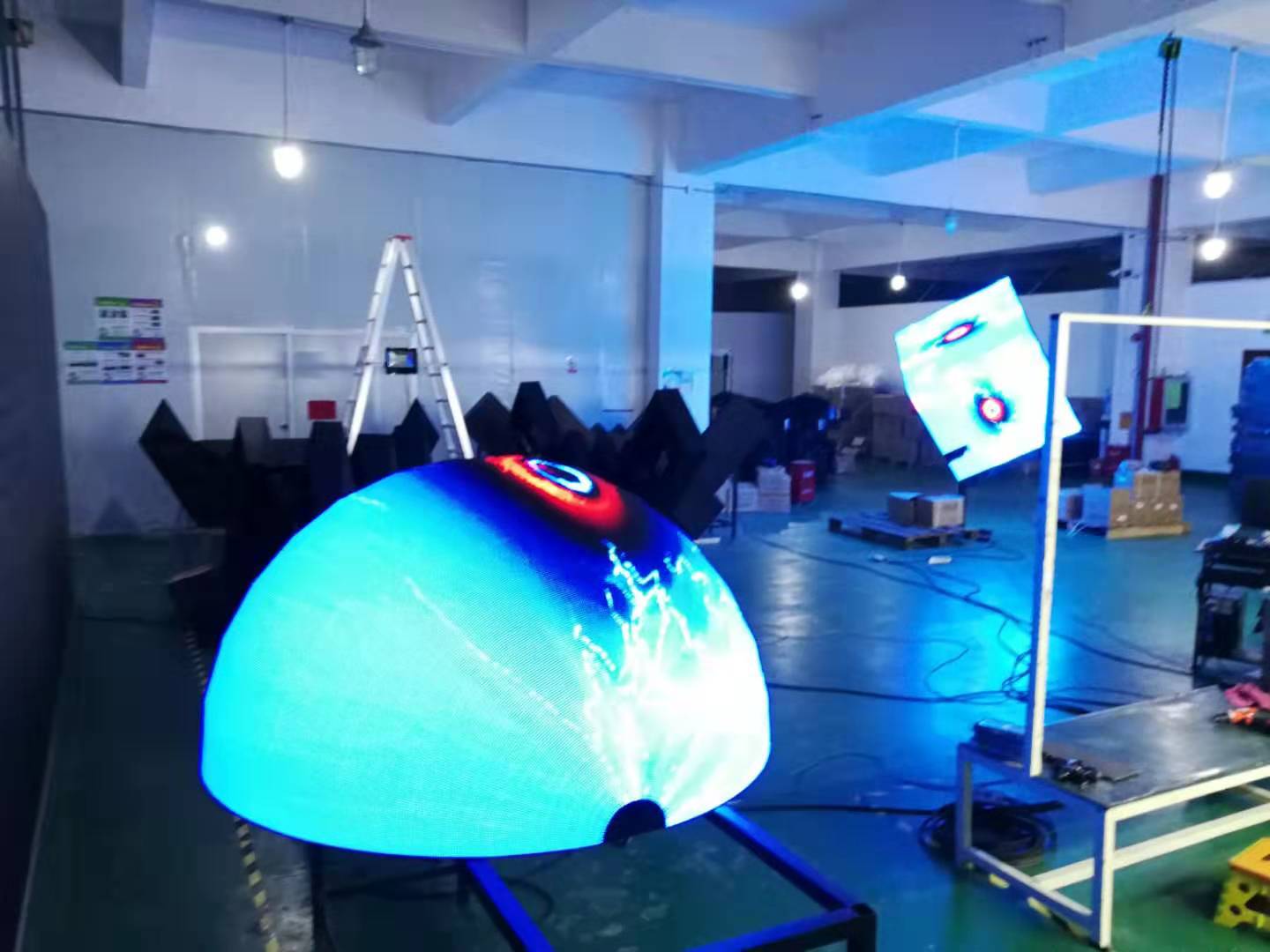 1.8m(5.90ft) in Diameter Indoor Shaped LED Ball Display 800nits Complete Set
